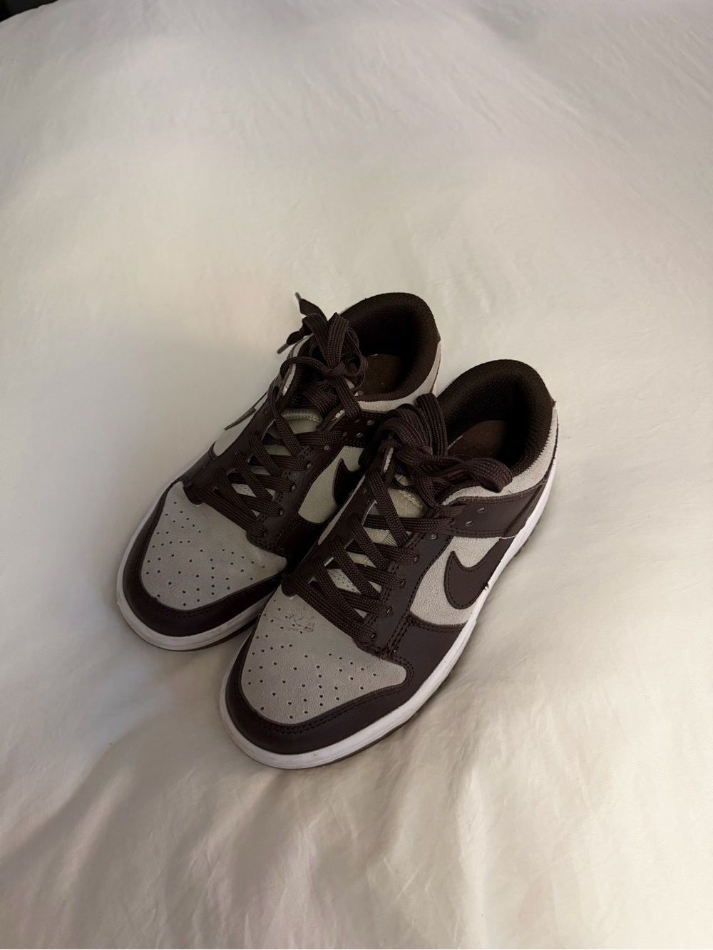 Nike Women's Low-Top Sneakers in Brown and Gray